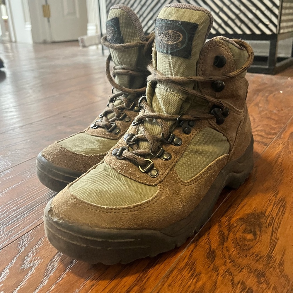 Vasque Skywalk Green Hiking Trail Boots
